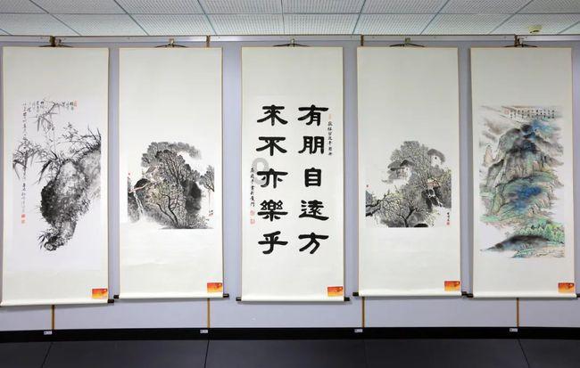 他是《甄嬛传》“最忙碌”的人，拍戏编舞，前任现任都扮演妃子